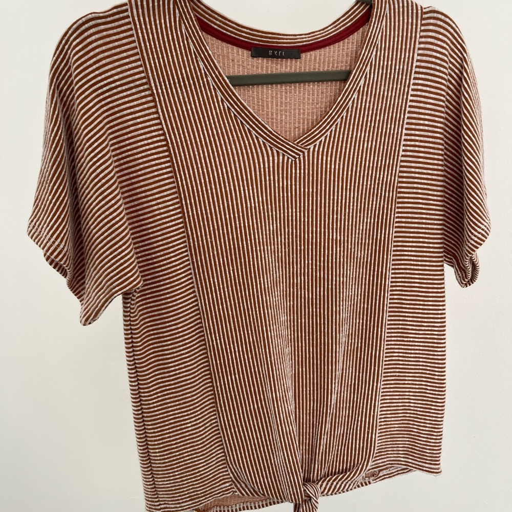 Ribbed/Striped Textured Gyft Blouse Tan / Burnt Orange